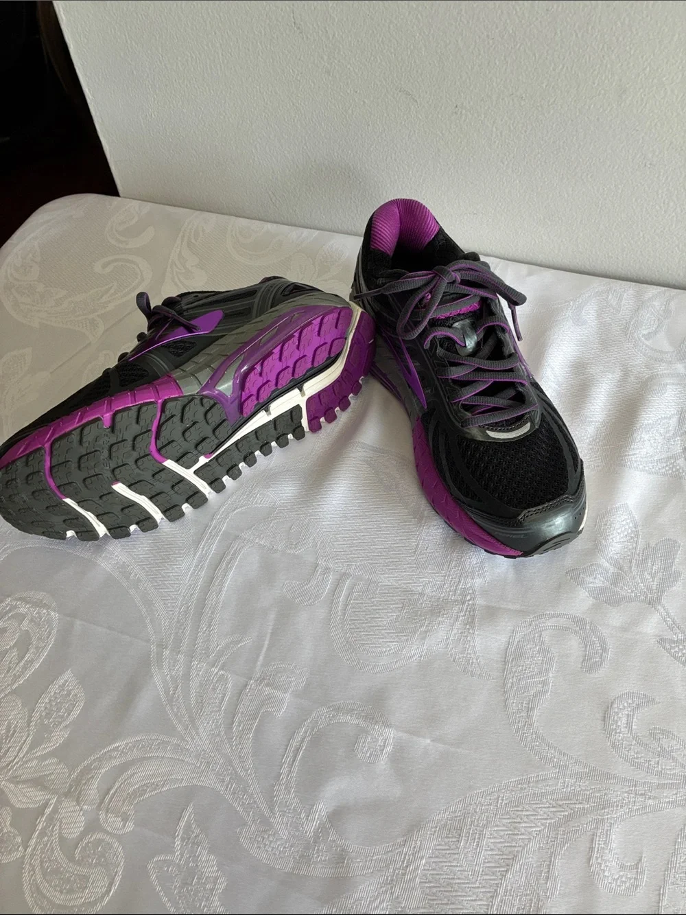 Brooks Women's Black and Purple Running Shoes Brooks Ariel